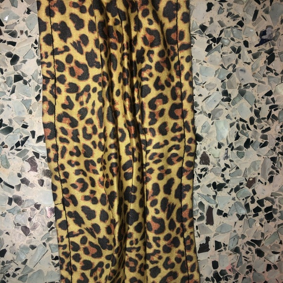 Stylish pleated breathable face mask - Picture 7 of 8